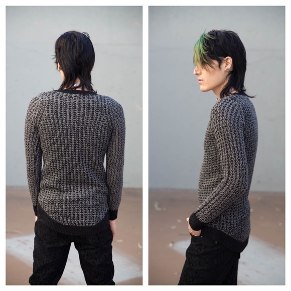 Poof Waffle Knit Grey Sweater Juniors Medium | Black Contrast V-Neck Pullover - Picture 4 of 4